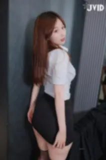 婕咪+啤儿 秘书姐妹花 5